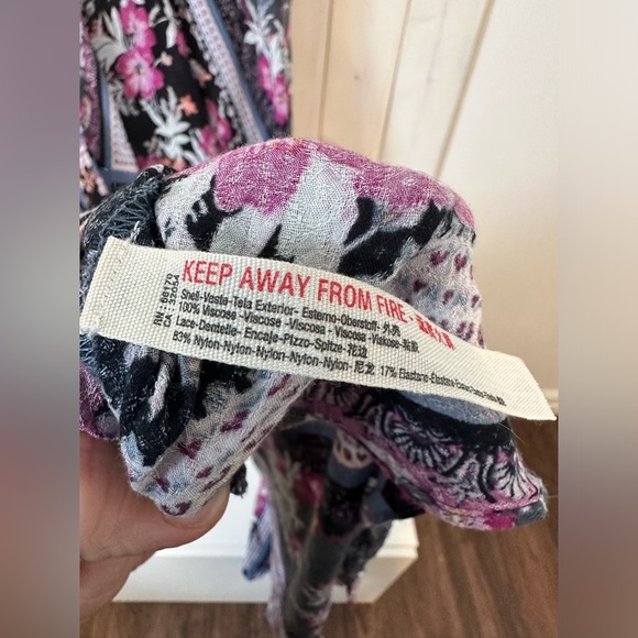 Free People Stevie Maxi Dress Size M Boho Lace Flowy Floral Mixed Media Light - Picture 7 of 7